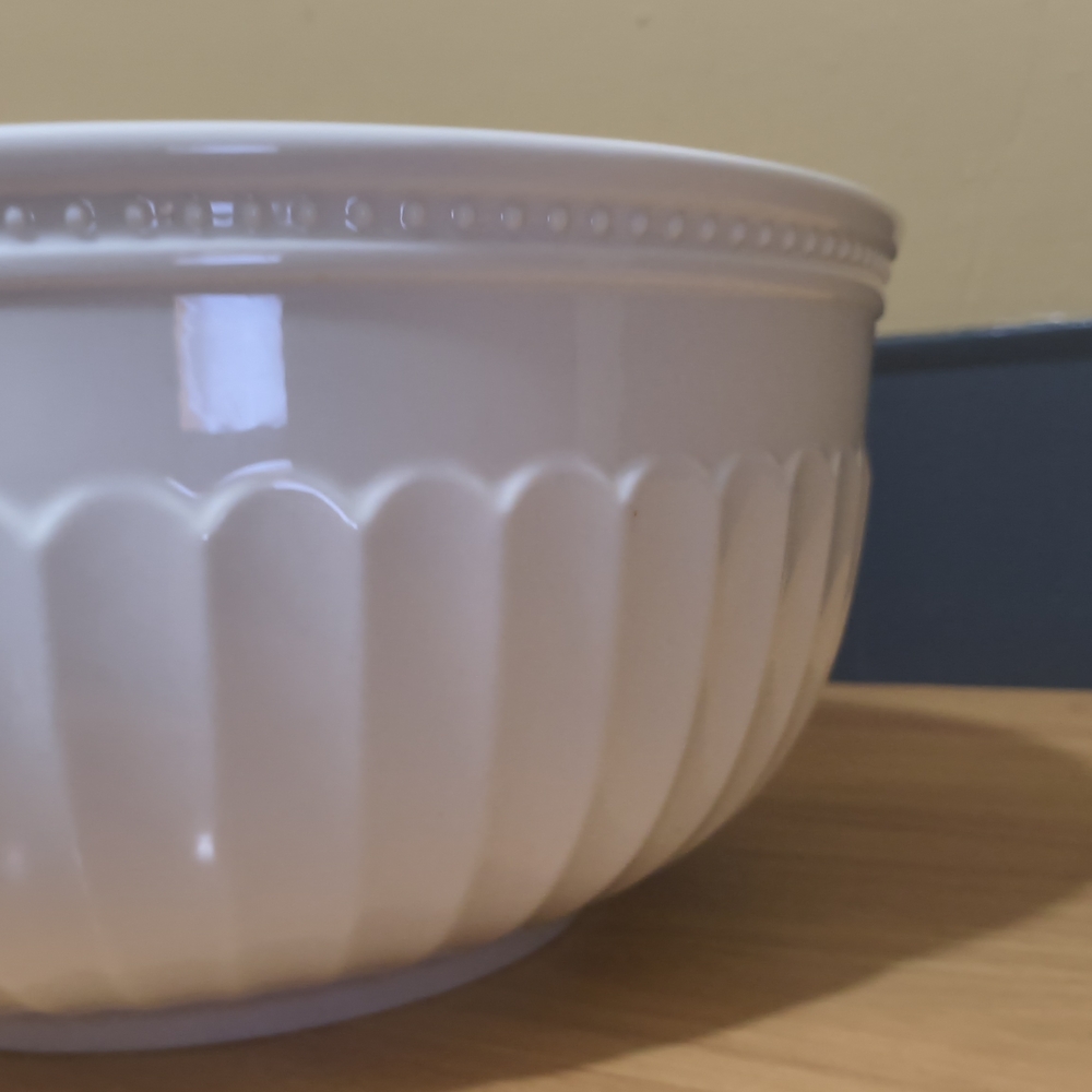 White Ceramic Bowl with 'don't stop be-leafing' Text - Picture 4 of 4